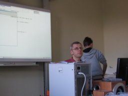 02 Herr Erli erklaert die Aufgaben